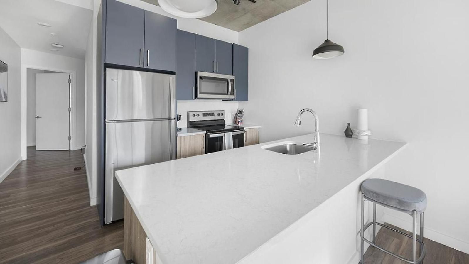 Apartment Landing Modern With Amazing Amenities