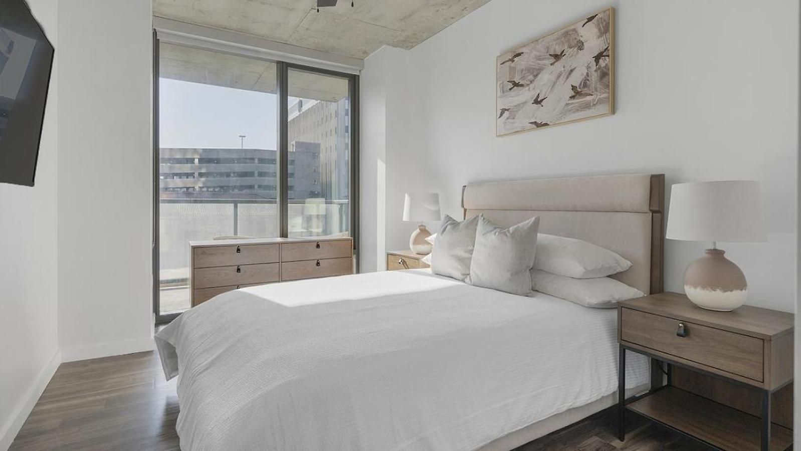 Landing Modern With Amazing Amenities Apartment Nashville