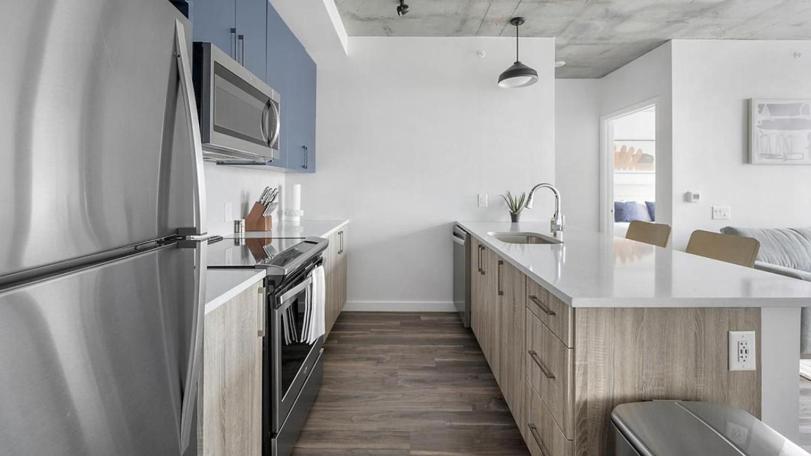 Landing - Modern With Amazing Amenities Apartment