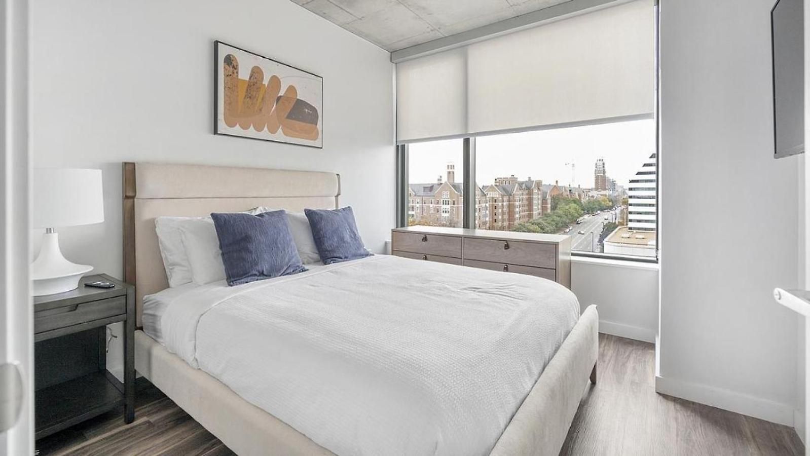 Landing - Modern With Amazing Amenities Apartment