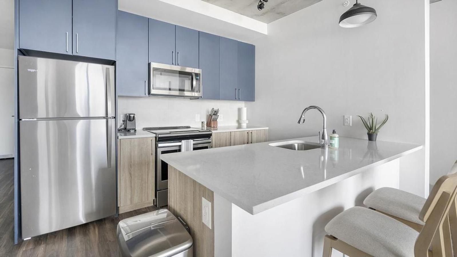 Apartment Landing - Modern With Amazing Amenities *