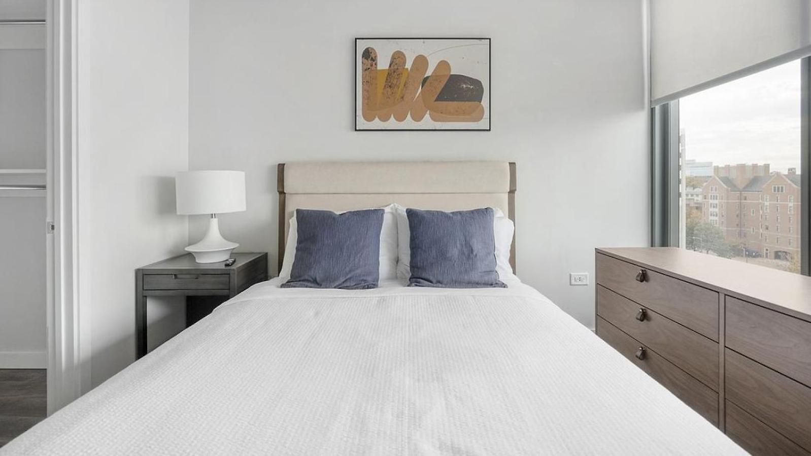 Landing - Modern With Amazing Amenities