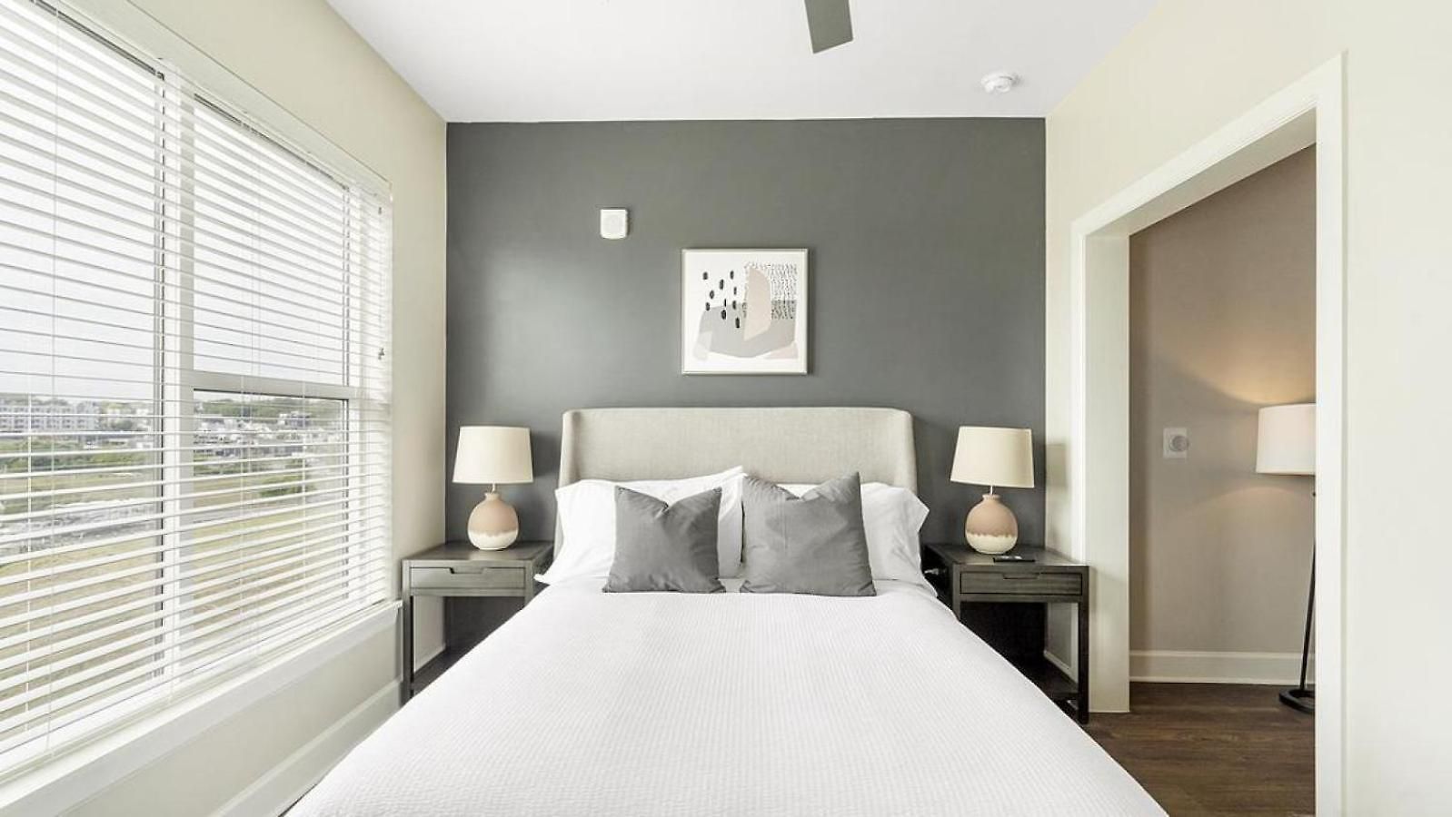 Landing Modern With Amazing Amenities Apartment