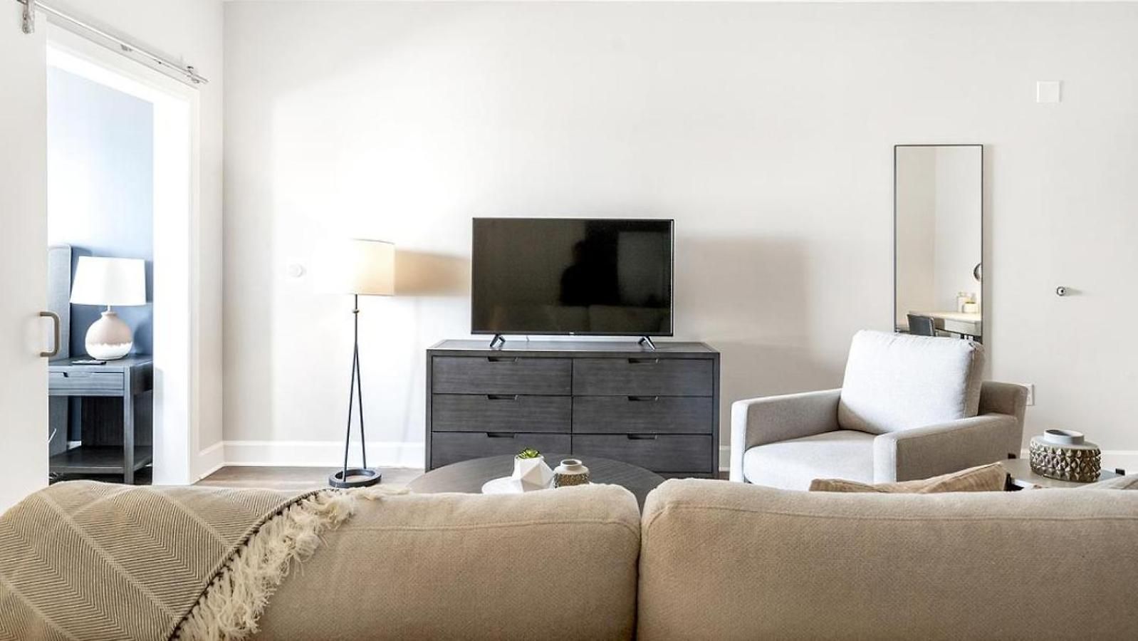 Apartment Landing Modern With Amazing Amenities