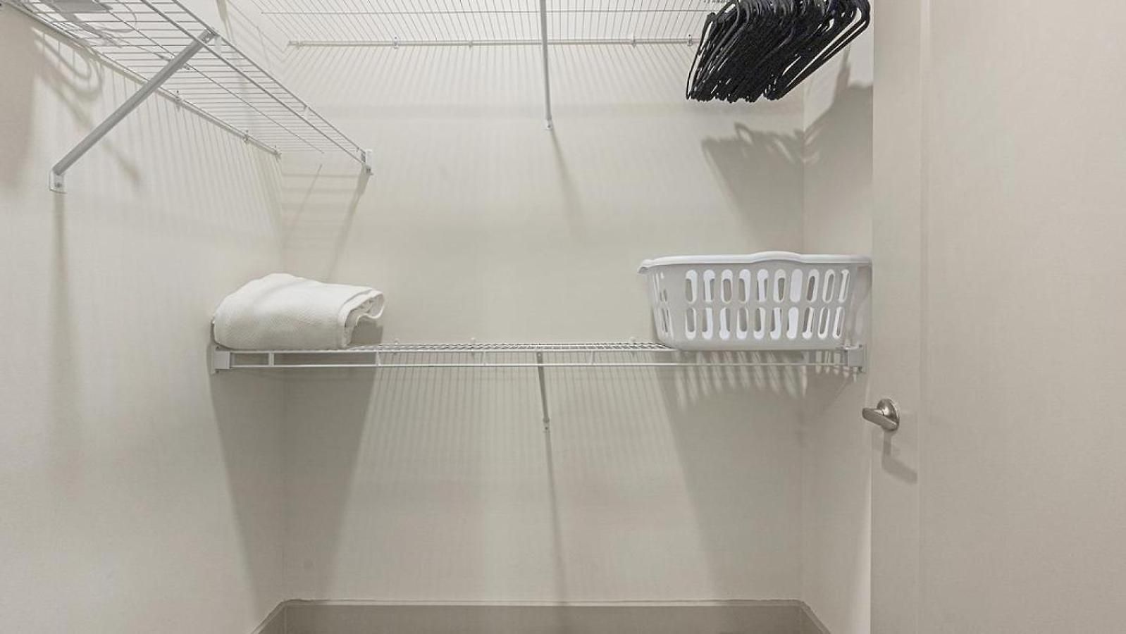 Landing Modern With Amazing Amenities *