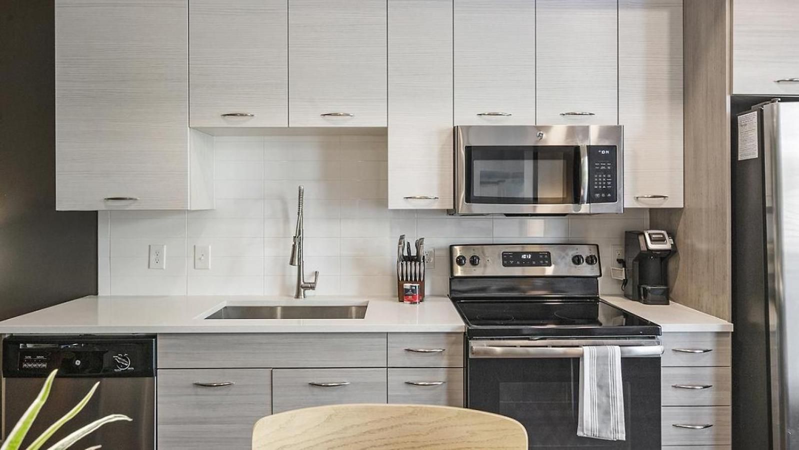 Landing Modern With Amazing Amenities * Nashville