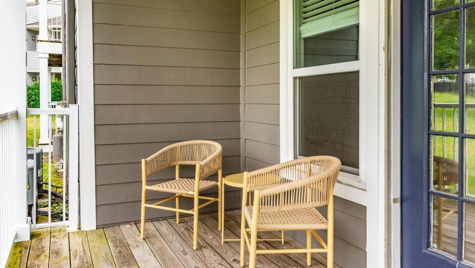 Landing Modern With Amazing Amenities