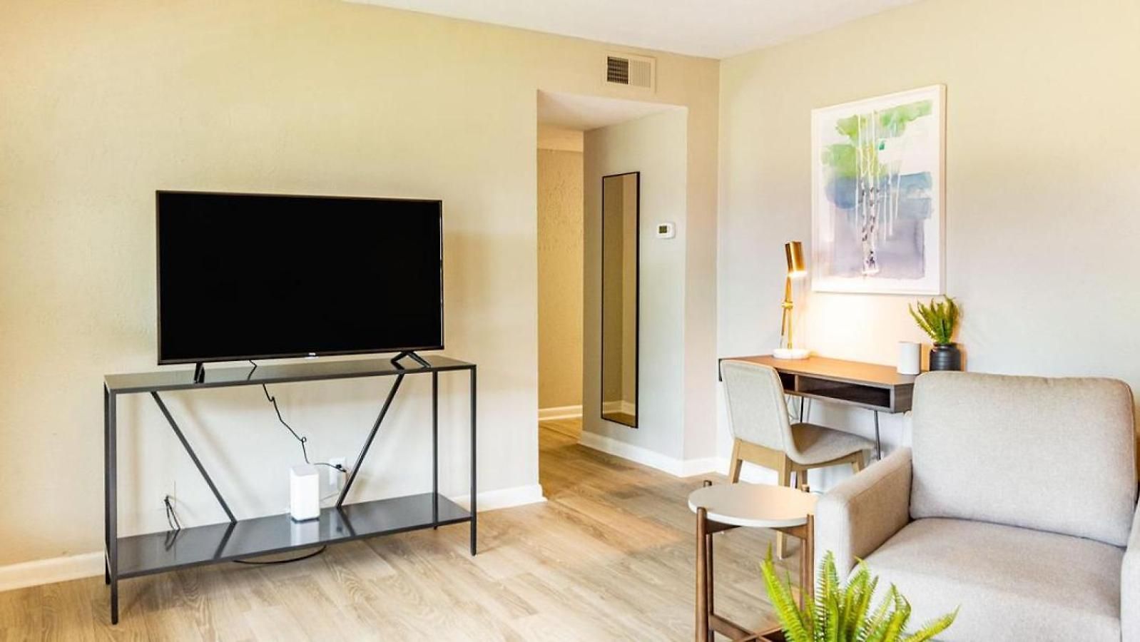 Apartment Landing Modern With Amazing Amenities Nashville