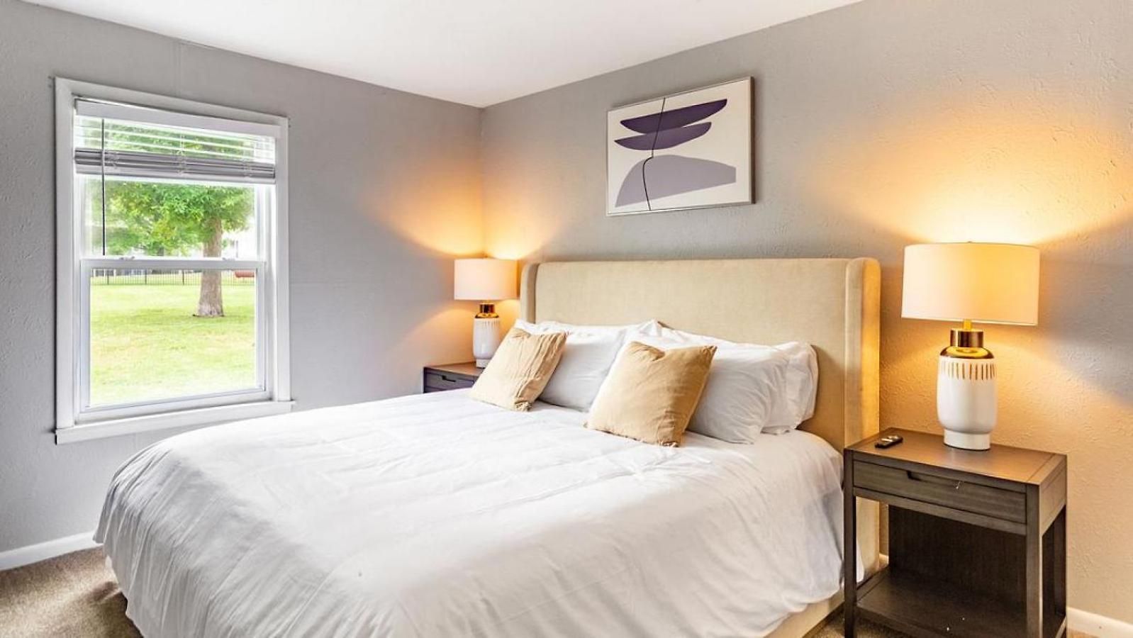Apartment Landing Modern With Amazing Amenities