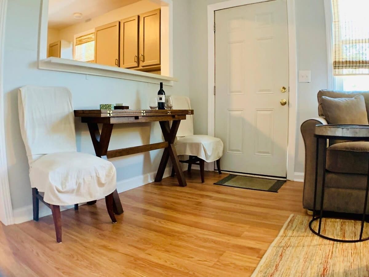 Fairgrounds Playground - Weho - 1bd 1ba Nashville