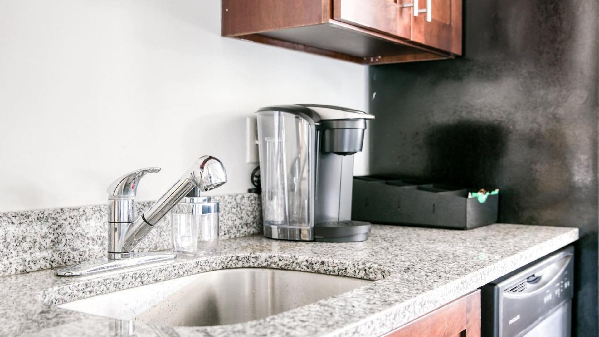 Cozysuites Music Row Refined 1br In Nashville! 42 Apartment Nashville