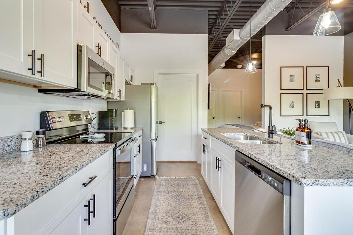 With 2 Queen Beds 7 Mins To Dt Apartment Nashville