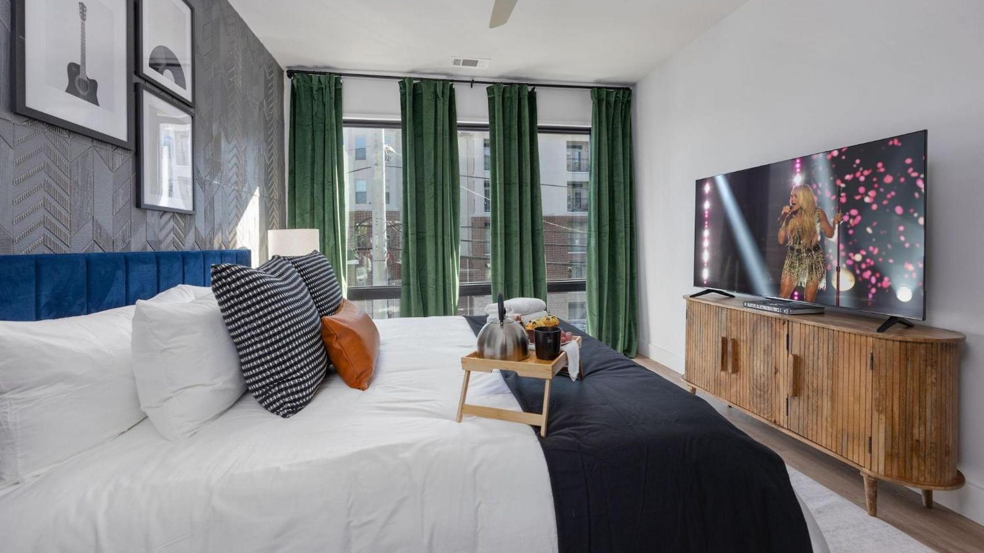 The Second Fiddle-odyssey-mins To Broadway Holiday home *