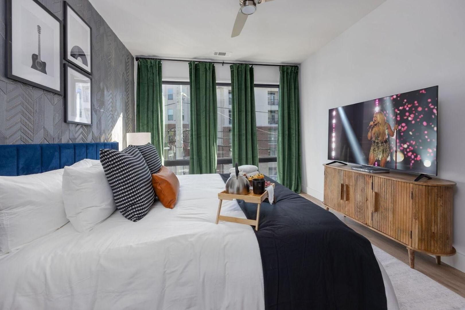 Holiday home Riffs - 2 Unit Odyssey Combo - Heart Of Midtown
