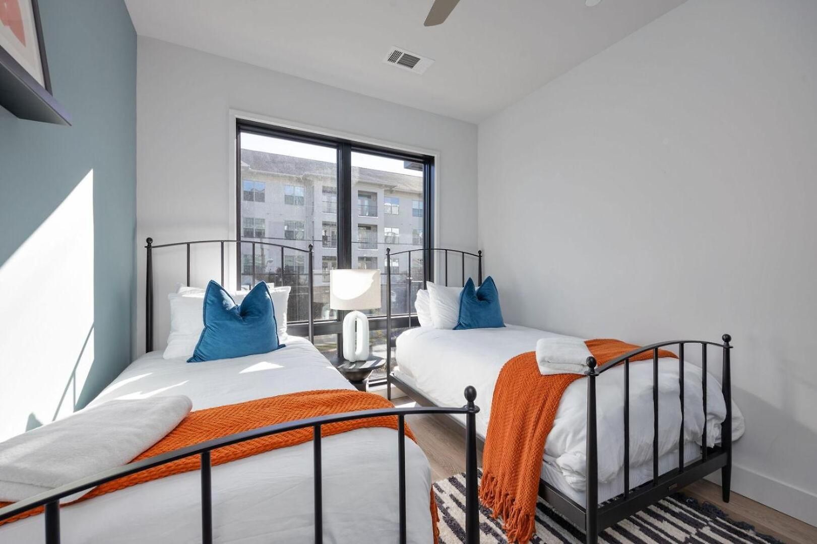 Holiday home Riffs - 2 Unit Odyssey Combo - Heart Of Midtown *