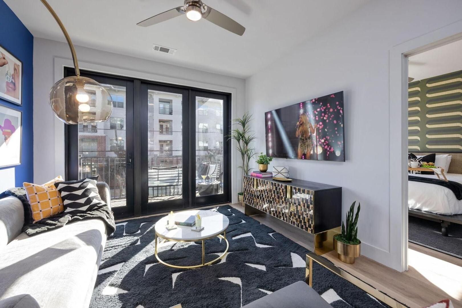 Riffs - 2 Unit Odyssey Combo - Heart Of Midtown Holiday home