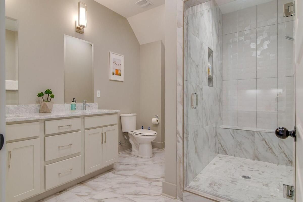 Charming East Duplex For 20 Holiday home *