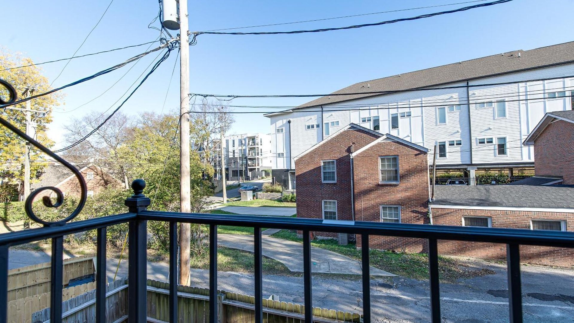 Apartment Lipstick & Boots - Luxury 3-level With Private Garage Near Music Row *