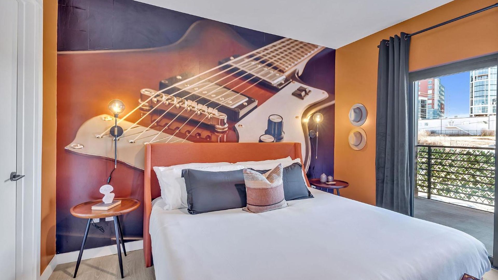 The Stage In Downtown W Pool/gym | Walk To Broadway Holiday home Nashville