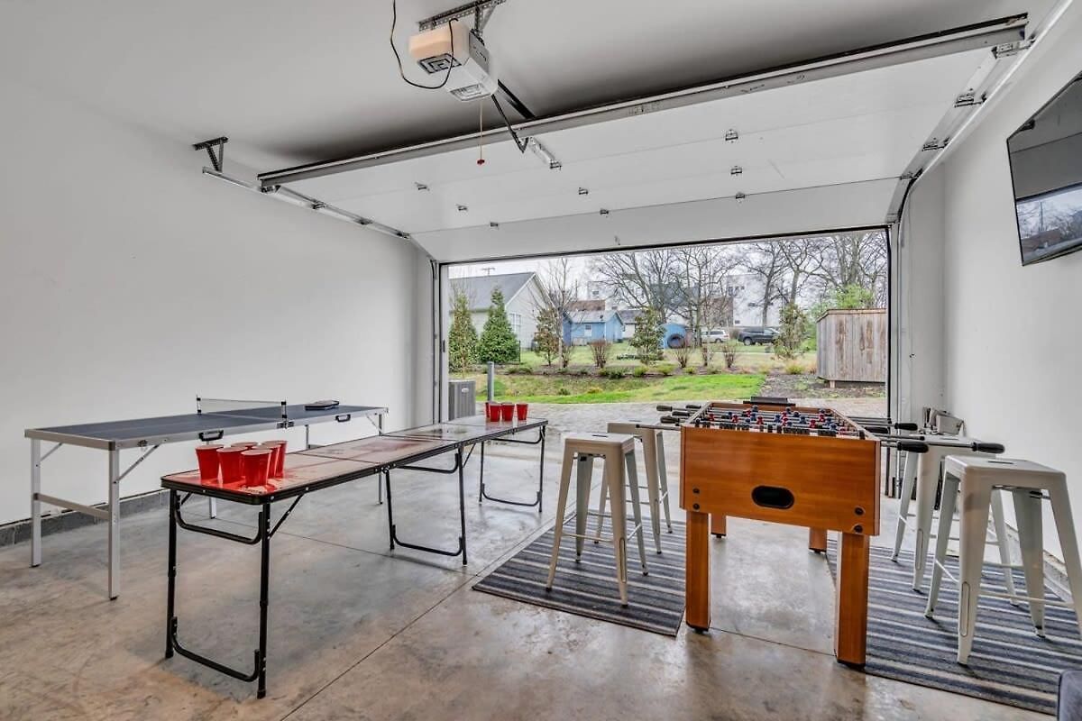 New Luxe 4br 12 Beds - Roofdeck Views - Chefs Kitchen * Nashville