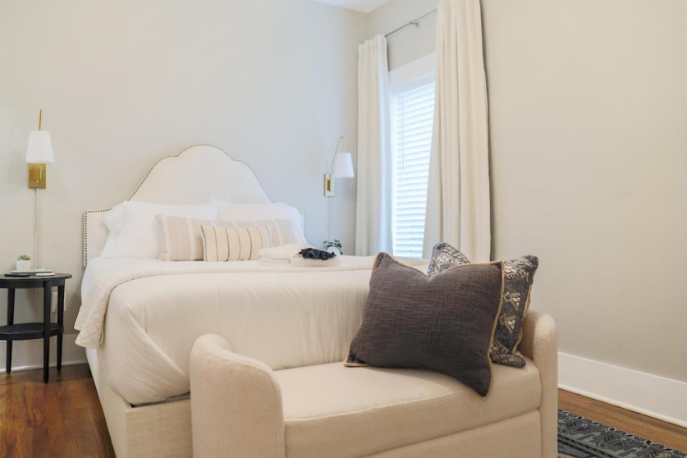 Holiday home 2-bedroom Penthouse With Rooftop & Free Parking