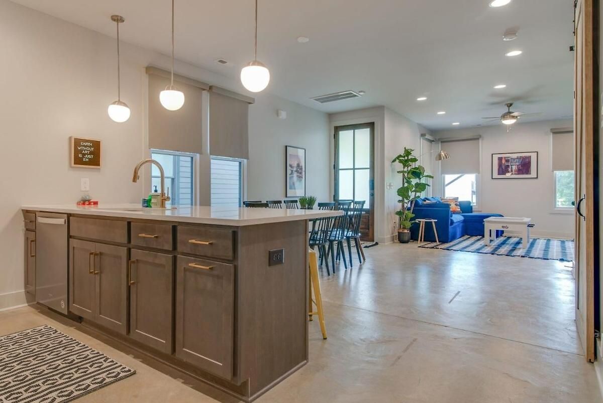 Holiday home Charming East Duplex For 20
