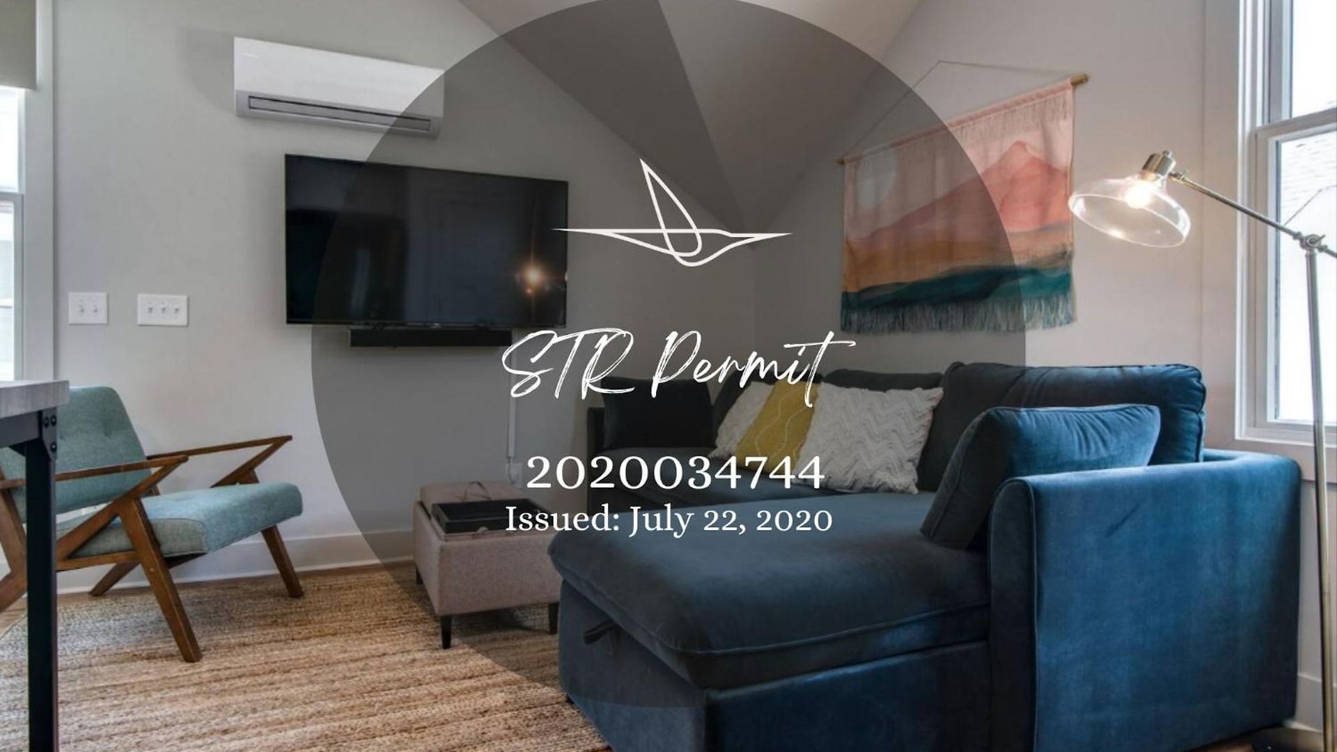 Modern East Gem, Walk To Local Favorites, Cozy Den, Workspace & Smart Tvs, Fully Equipped Kitchen, Garage & Fast Wifi, Near Mas Tacos, Rosepepper & Five Points, 10 Min To Broadway & Nissan Stadium, 24 Hr Hospitality Holiday home *