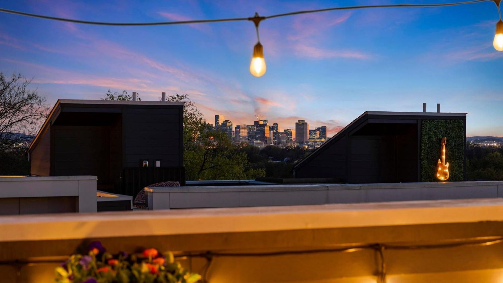 Dolly Partyon - Downtown Views - Rooftop - Groups Nashville