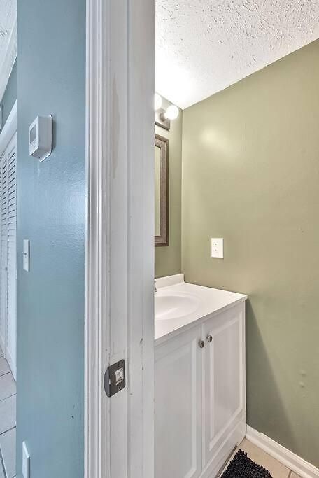 East Nash Local Dining Bars - Sleeps 6
