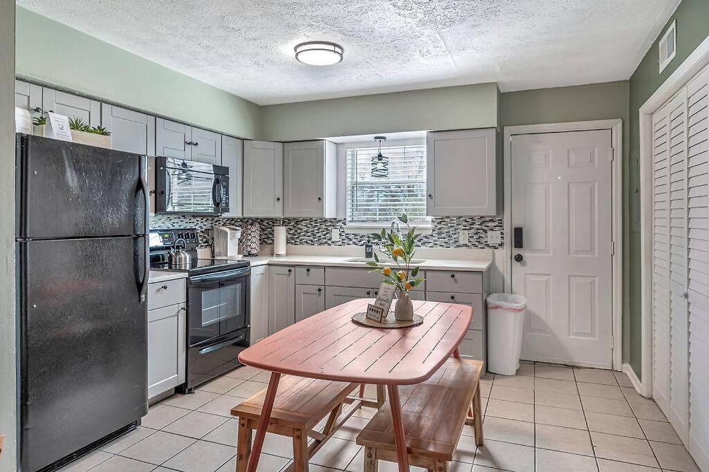 East Nash Local Dining Bars - Sleeps 6 Holiday home Nashville