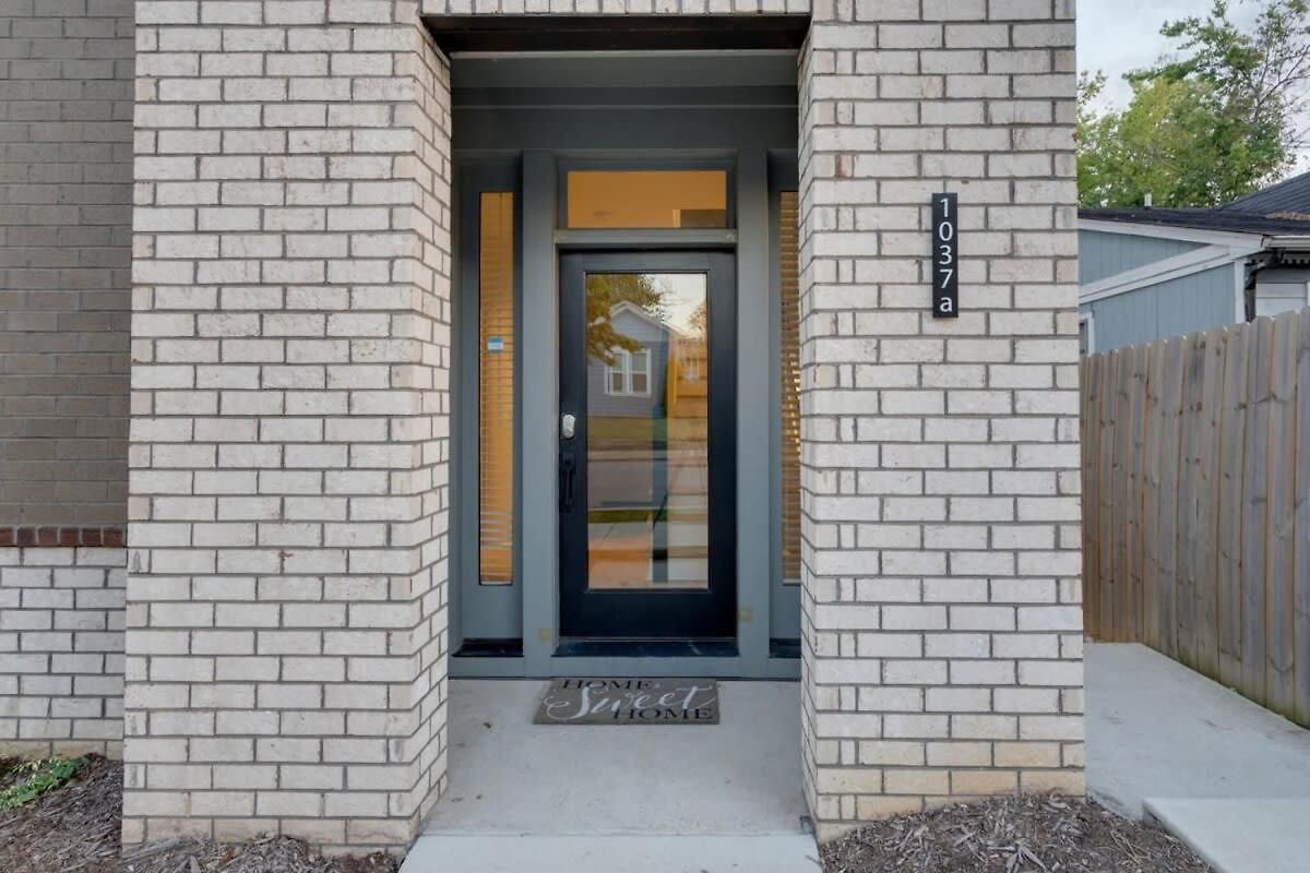 Luxury Townhouse With Rooftop Deck Less Than 10 Mins To Downtown Nashville