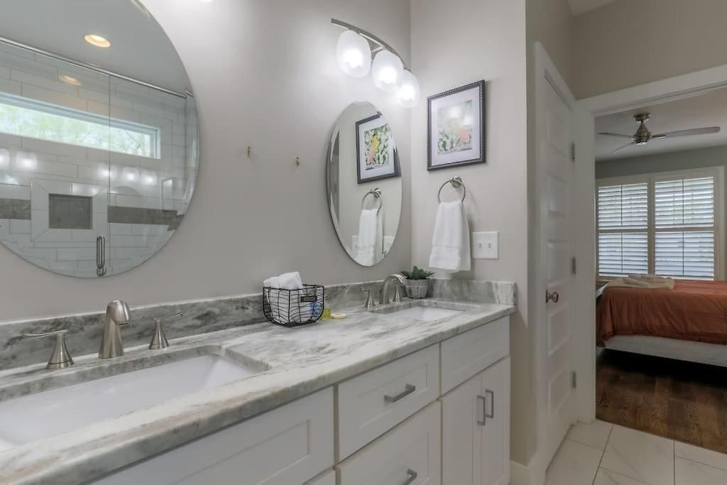 Holiday home New Amazing 4br Suite* Hot Tub *2 Mi To Music Nashville