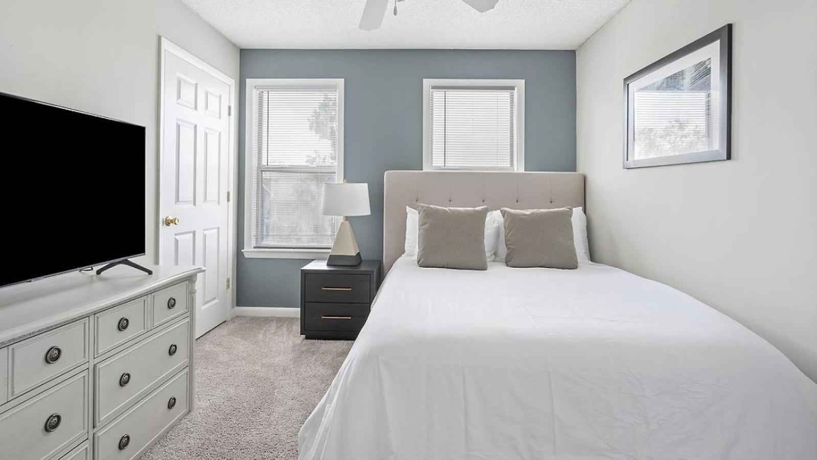 Landing Modern With Amazing Amenities Apartment