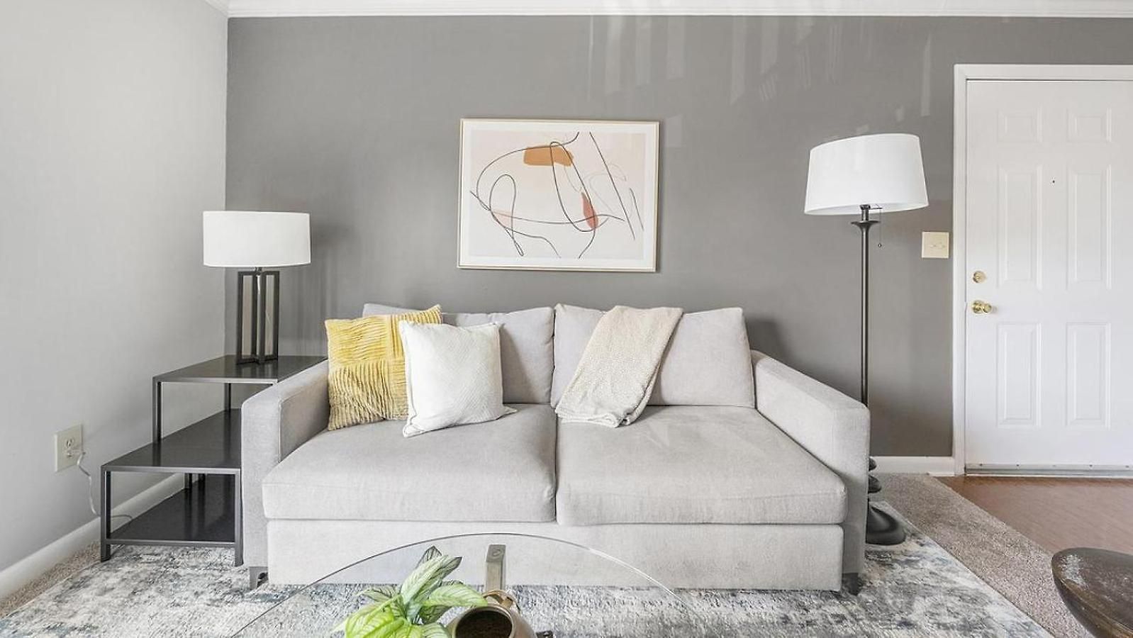 Landing Modern With Amazing Amenities Apartment Nashville