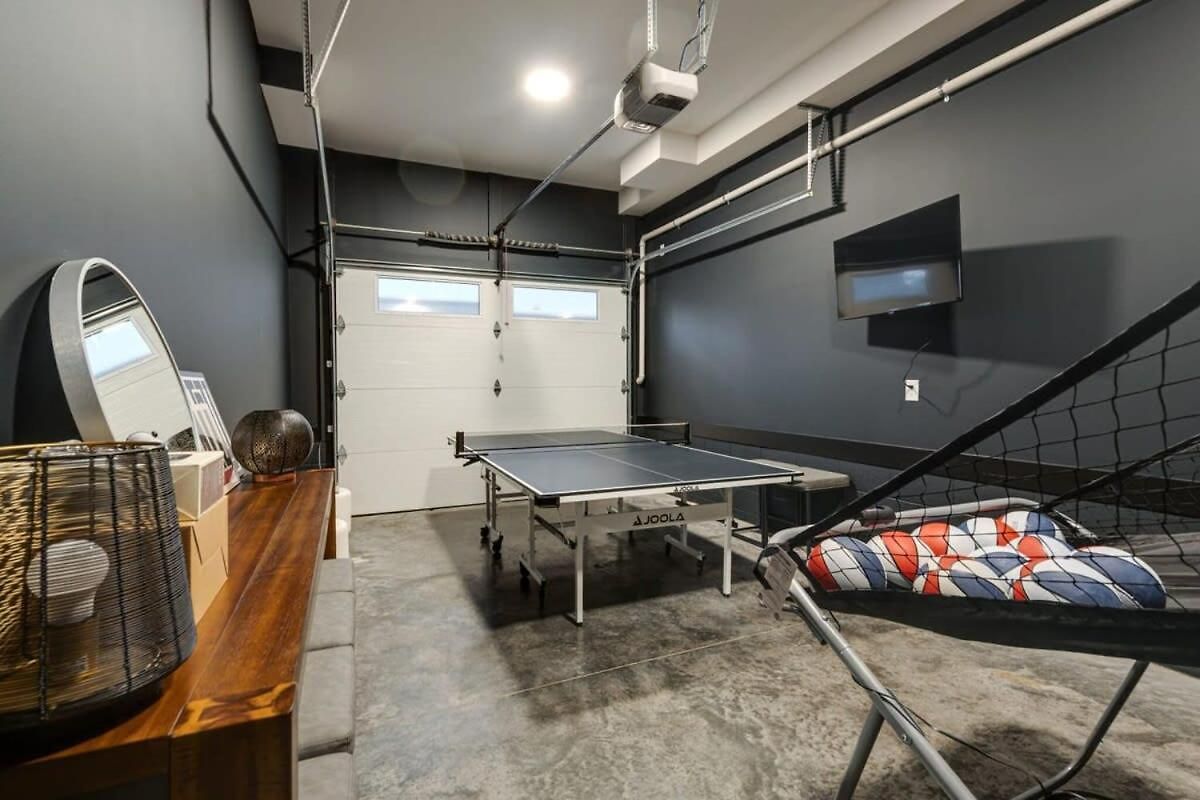 Luxury Townhouse With Rooftop Deck Less Than 10 Mins To Downtown Nashville