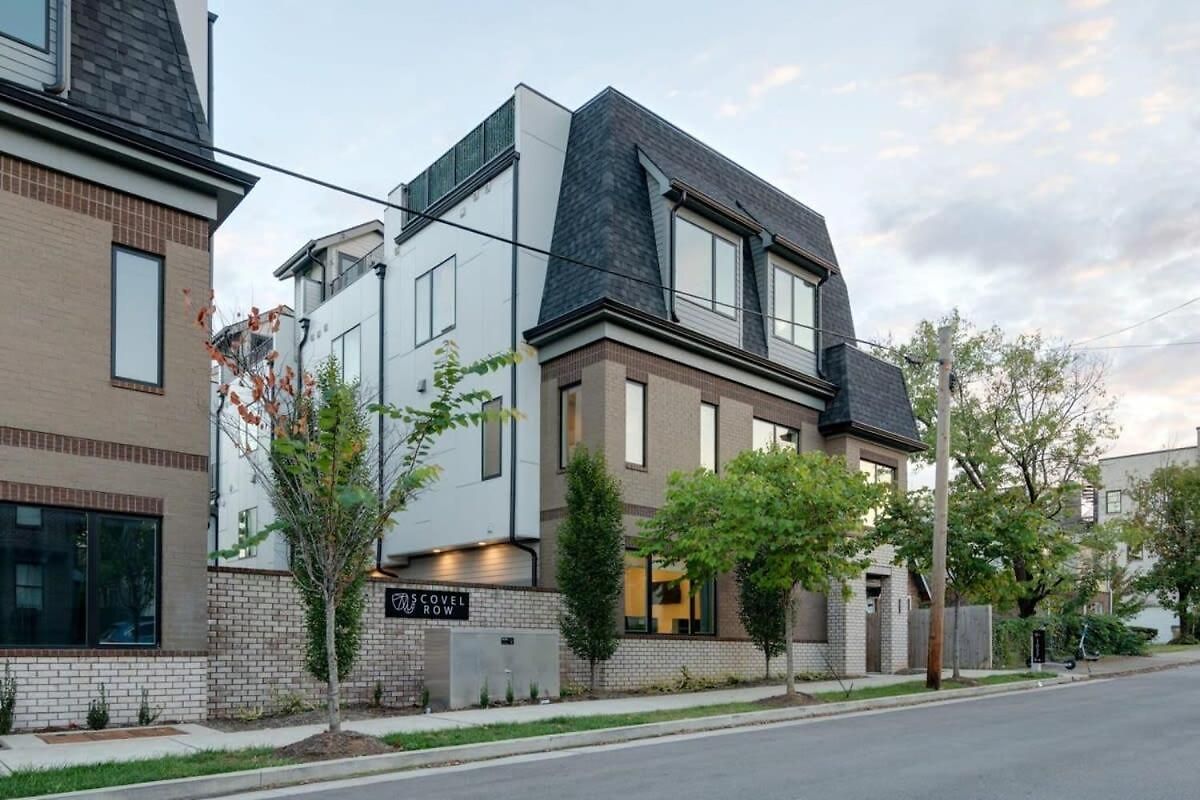 Luxury Townhouse With Rooftop Deck Less Than 10 Mins To Downtown * Nashville