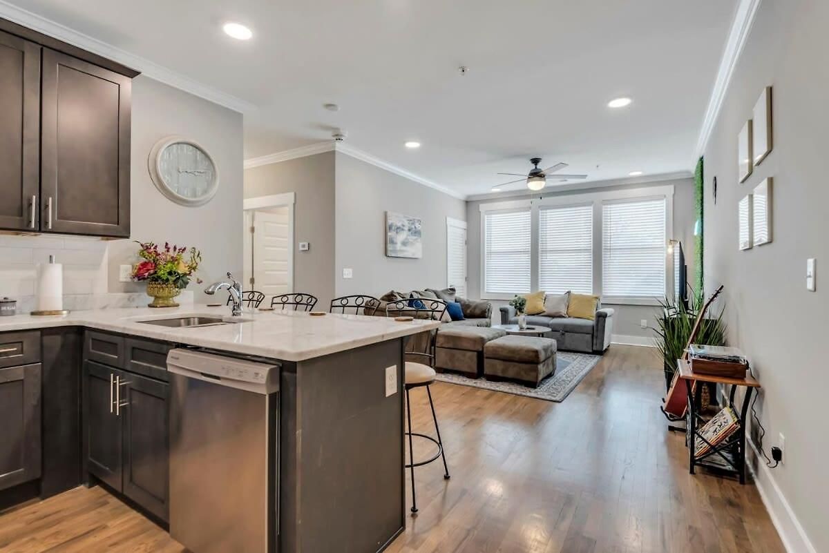 Holiday home Modern Nations - Walkable - 5 Mi Downtown *