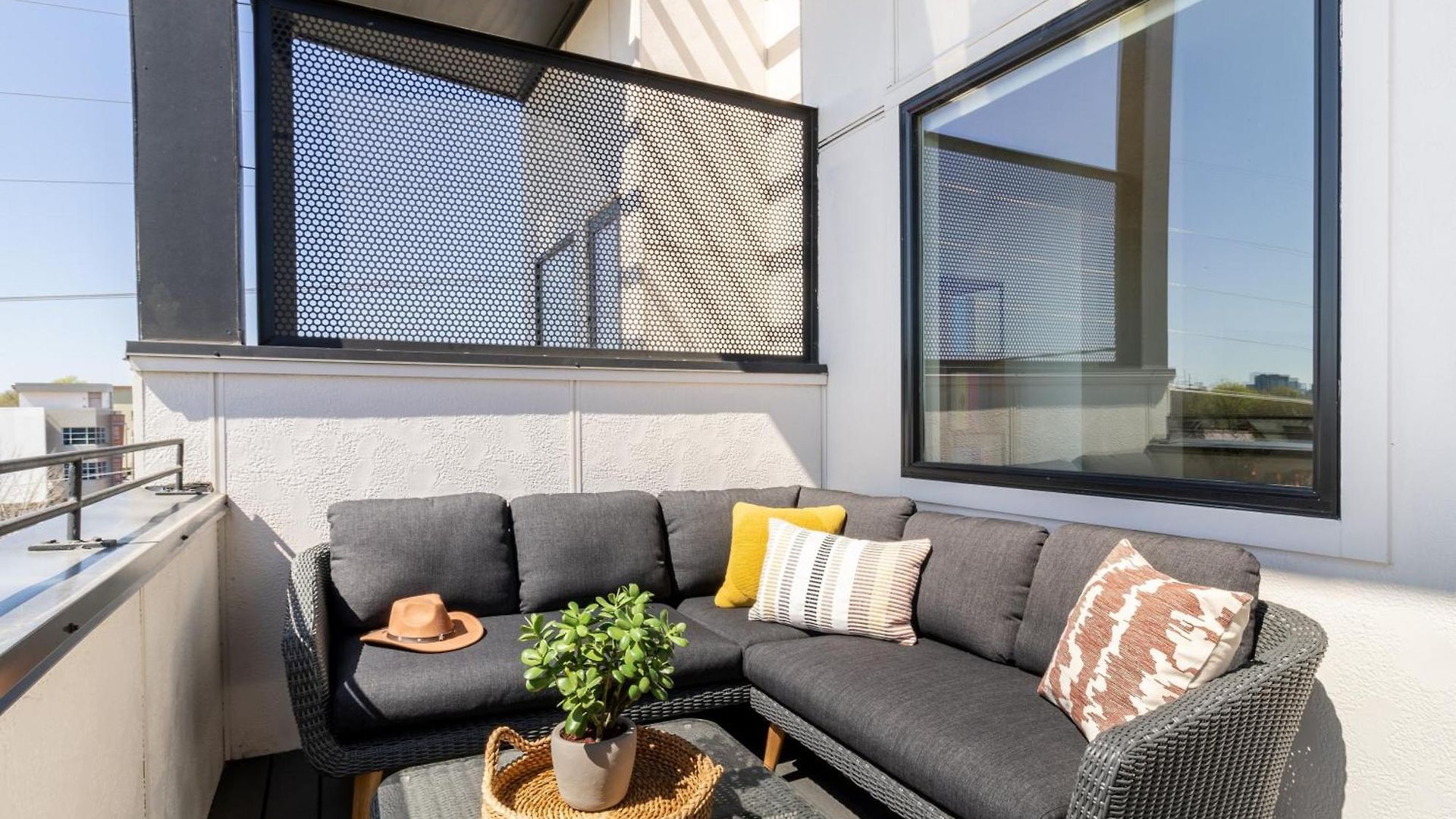 The Conway 5 Bedroom Buyout W Deck In Music City Nashville