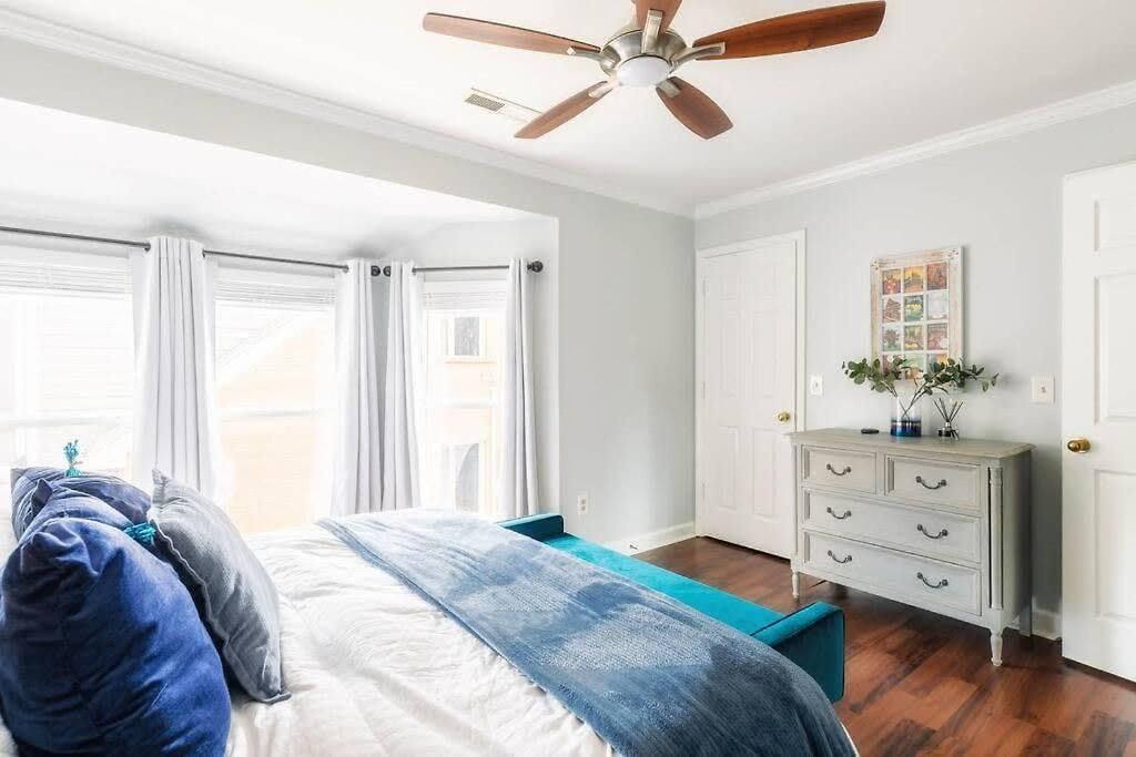 Walk To Broadway Charming Modern Historic Townhome * Nashville