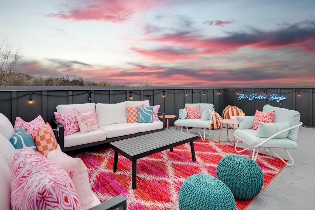 Butterfly Bnb~modern Luxury~giant Rooftop~9min Dt Holiday home Nashville