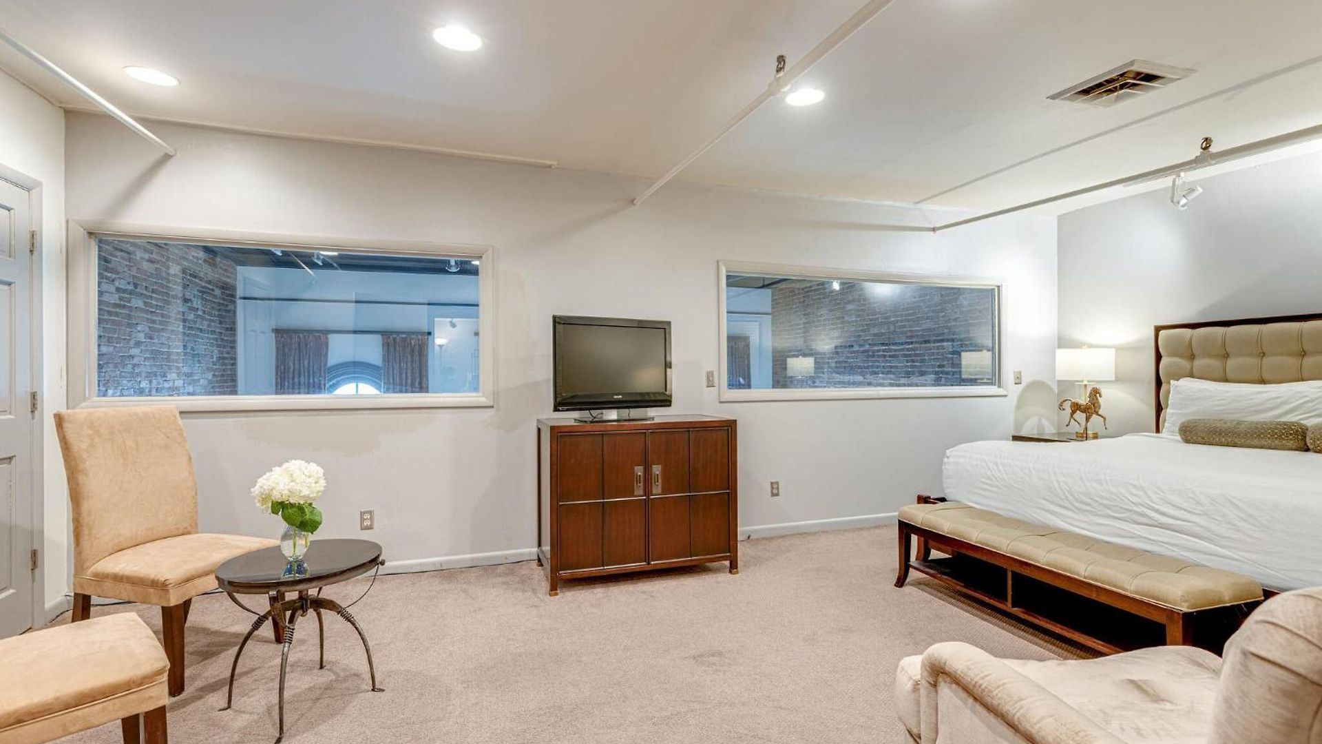 Aparthotel Riverfront Lofts