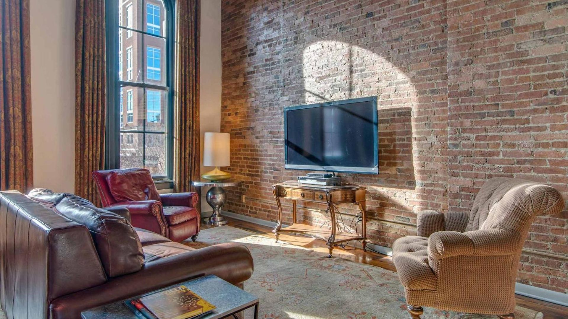 Riverfront Lofts 4*