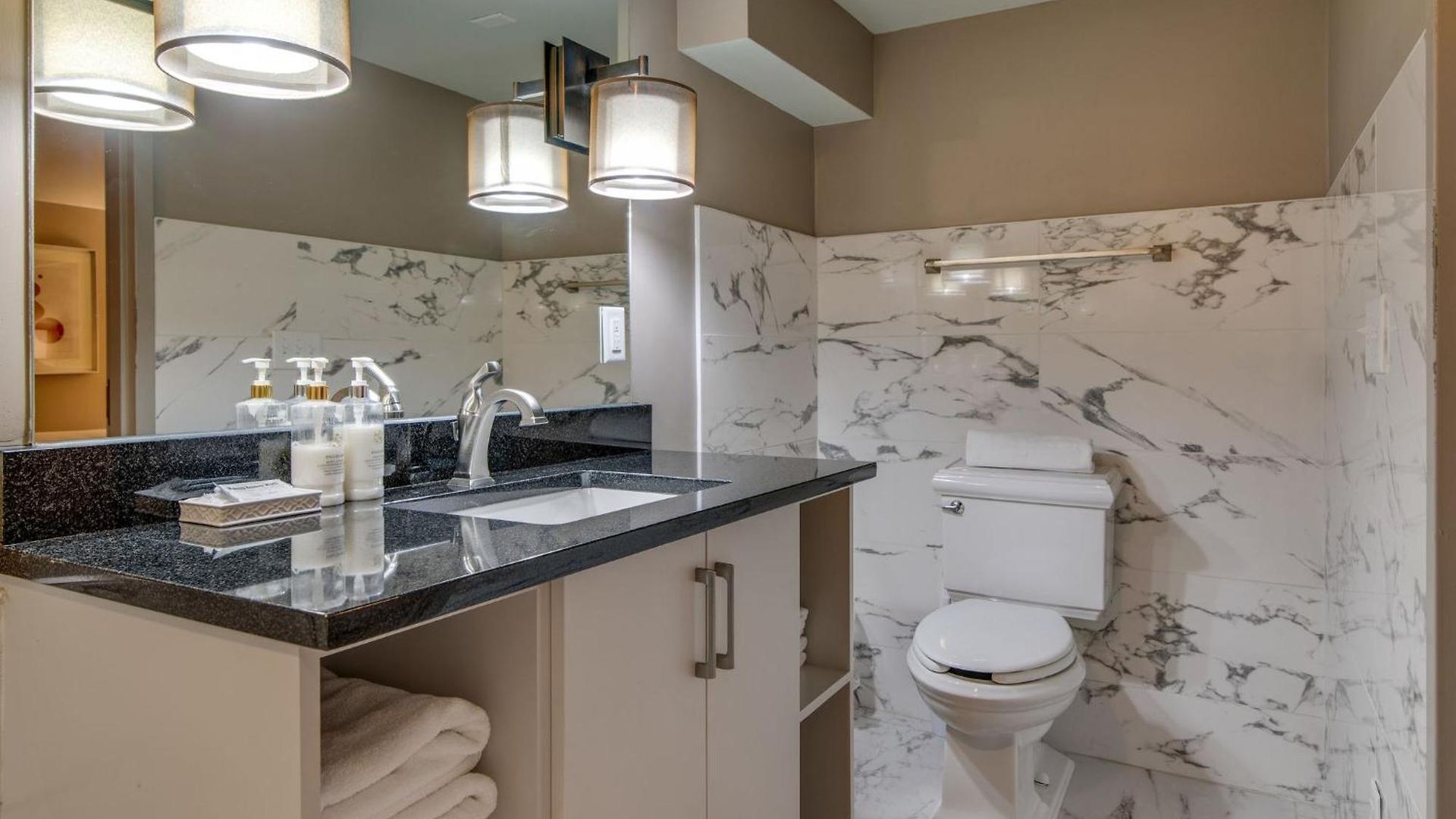 Riverfront Lofts 4*