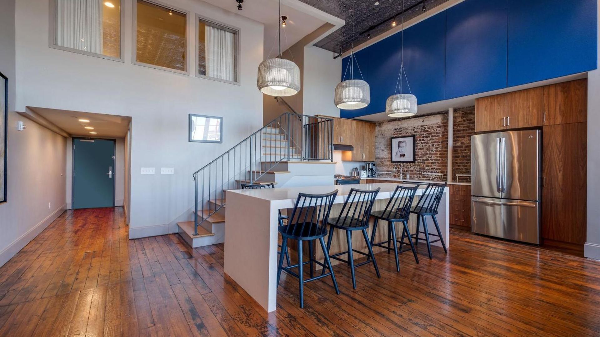 Riverfront Lofts Aparthotel 4*