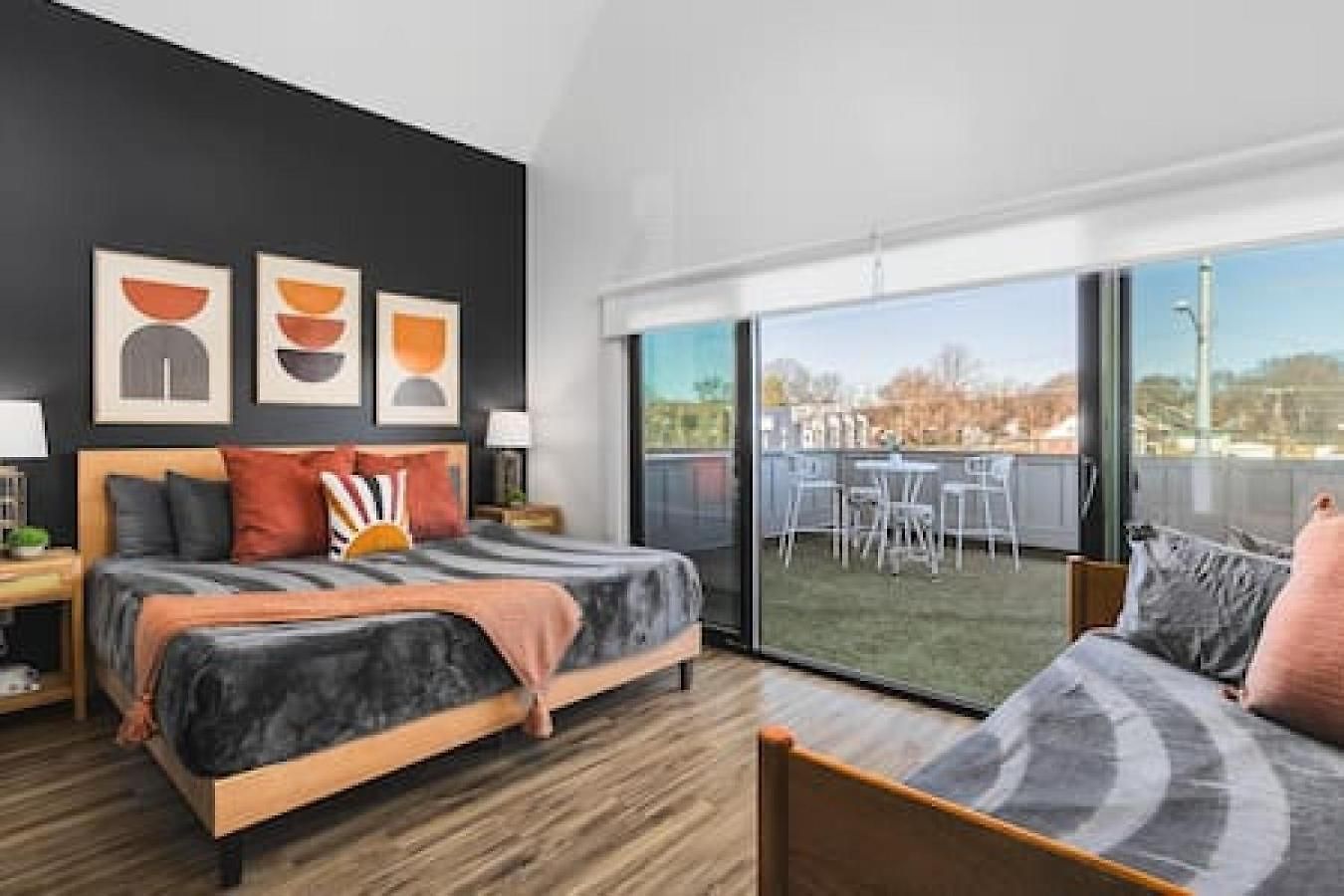 3 Miles To Broadway -garage, Patio, Walk To Shops