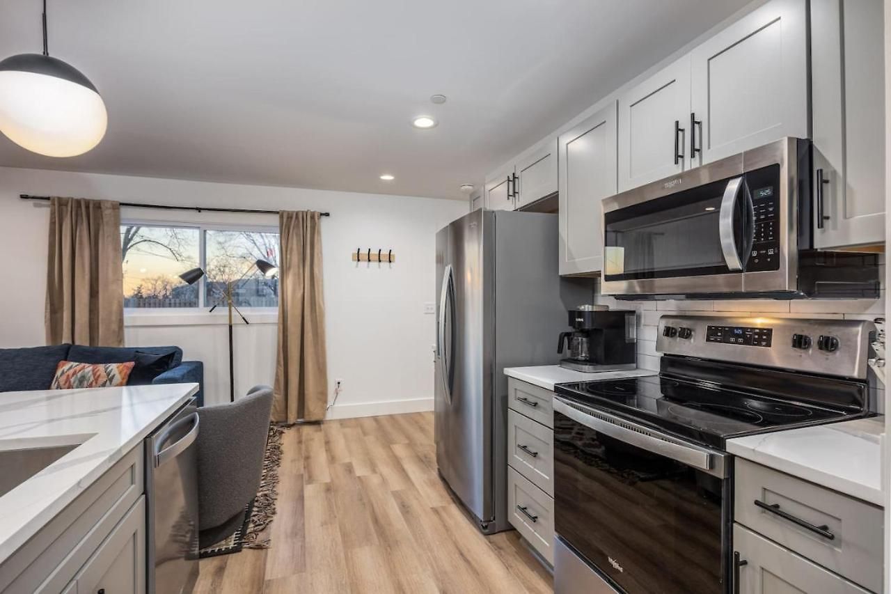 By Vanderbilt And Belmont, 3 Miles To Downtown & Free Parking