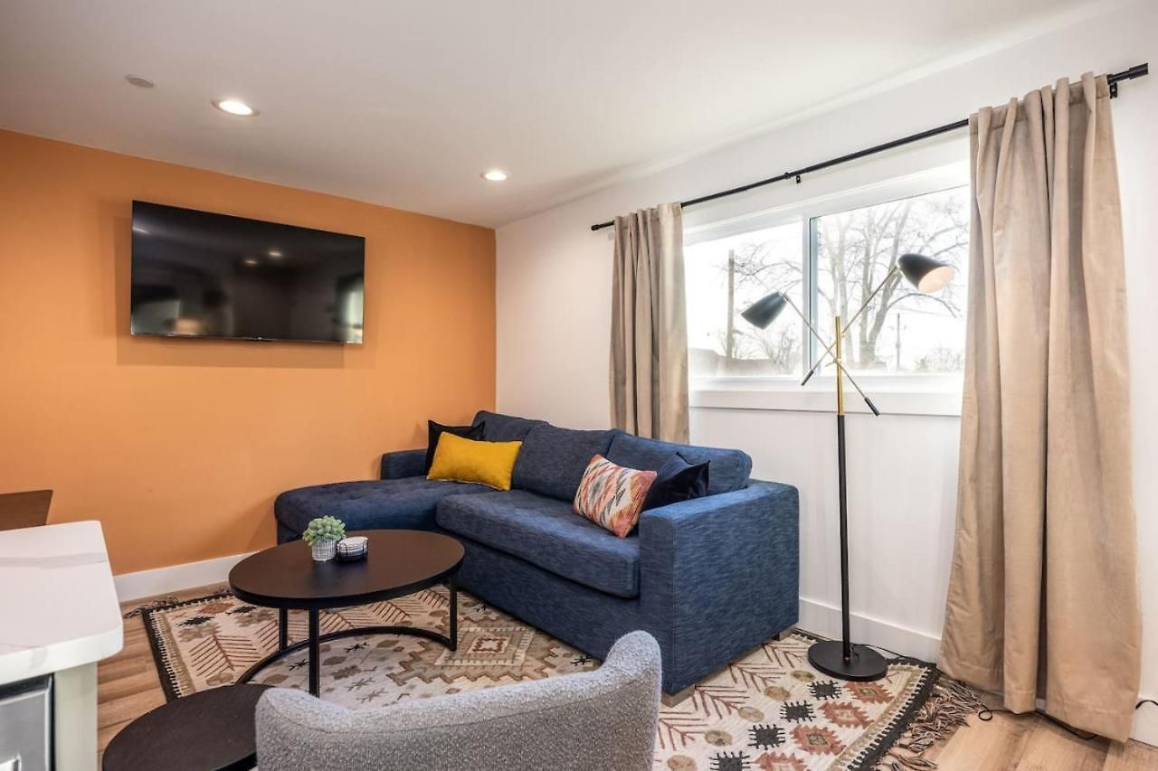 By Vanderbilt And Belmont, 3 Miles To Downtown & Free Parking Apartment Nashville