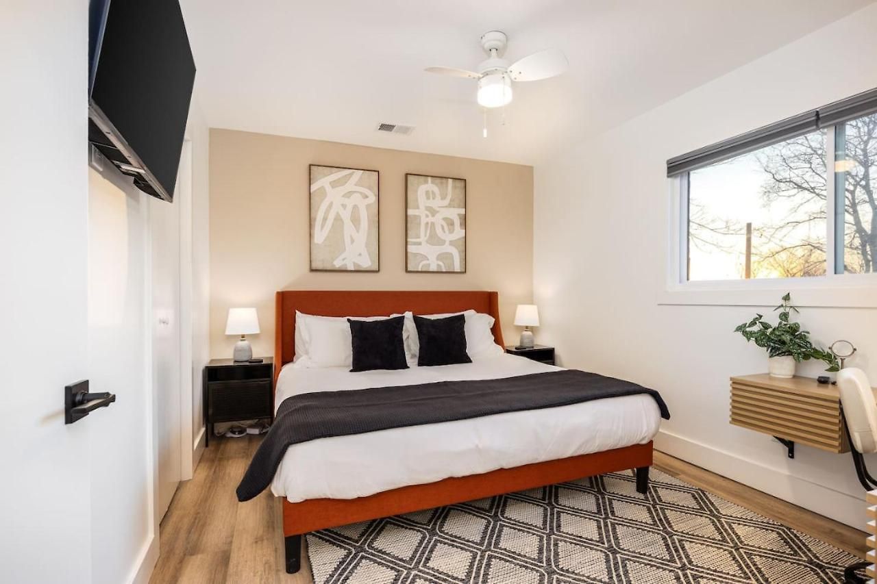 By Vanderbilt And Belmont, 3 Miles To Downtown & Free Parking