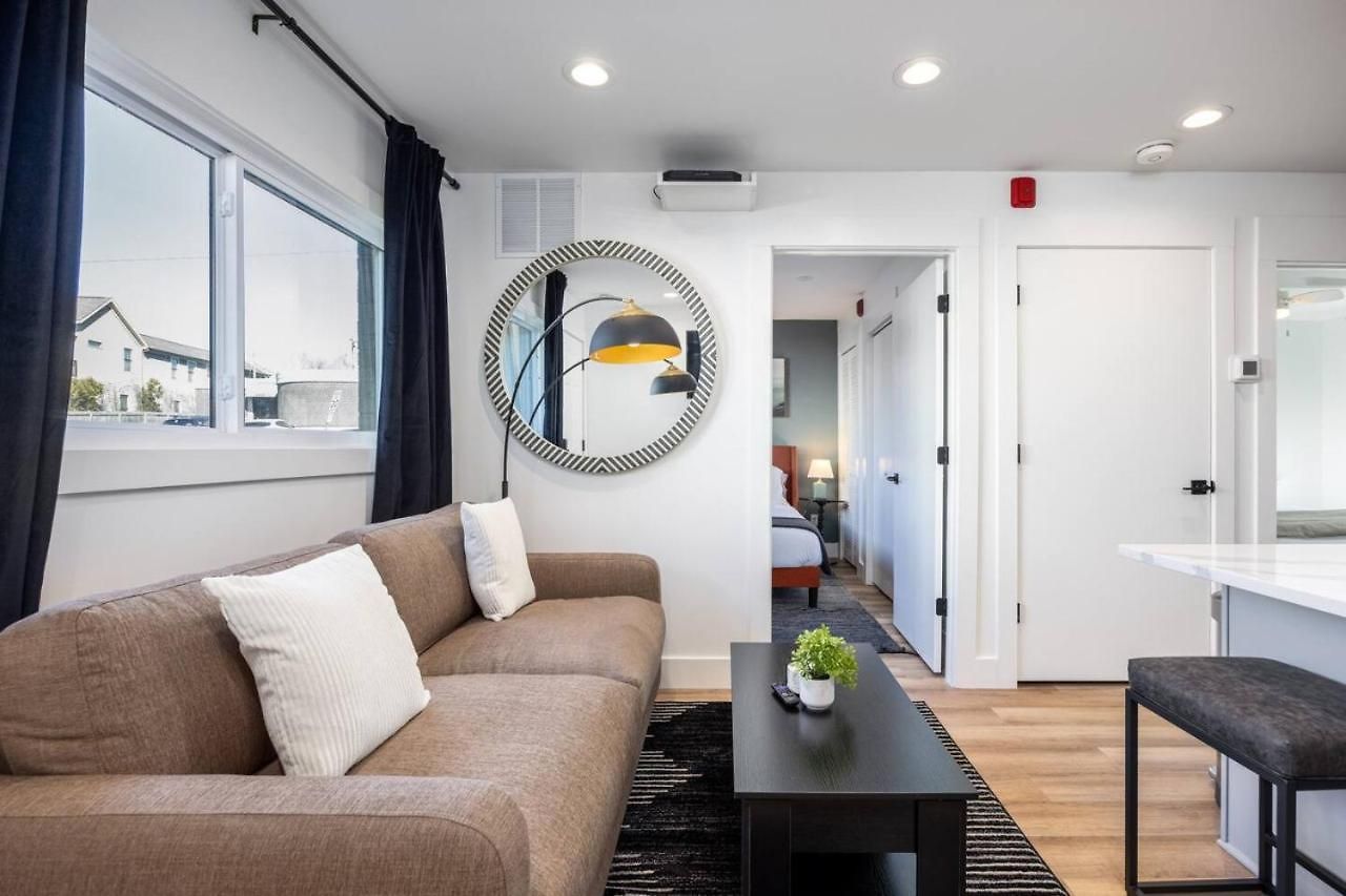 Stylish In Hillsboro Village By Vanderbilt And Belmont Nashville