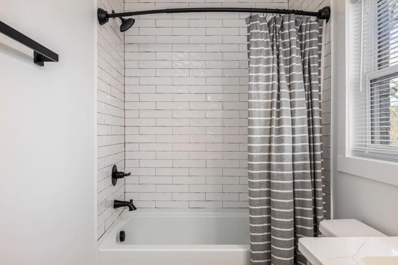 Walk To Hillsboro Village, Close To Vanderbilt, 3 Miles To Downtown *